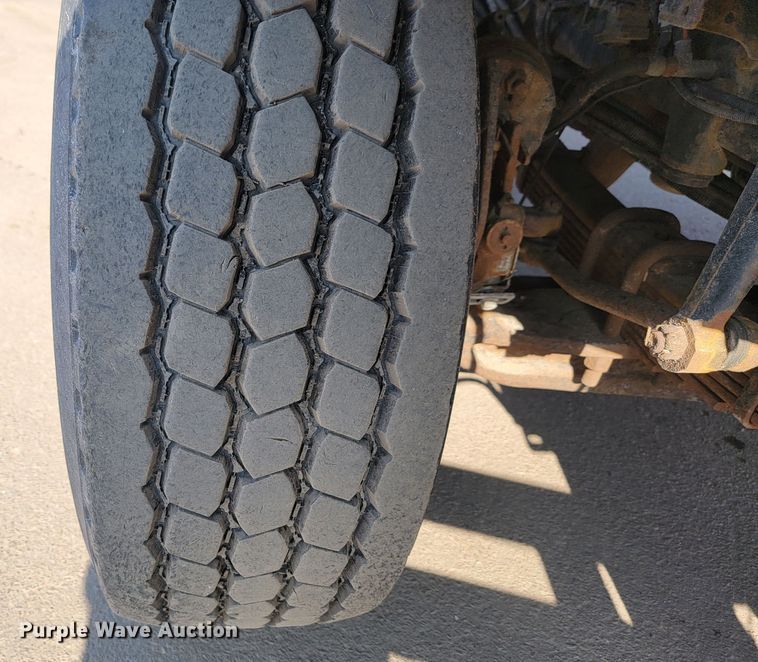 image for item LV9413 2008 International WorkStar 7400  dump truck