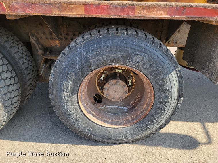 image for item LV9413 2008 International WorkStar 7400  dump truck