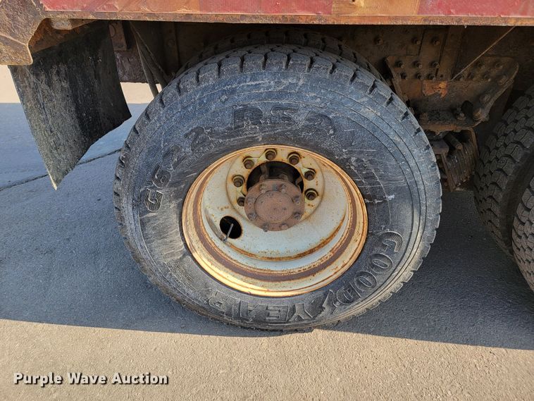 image for item LV9413 2008 International WorkStar 7400  dump truck