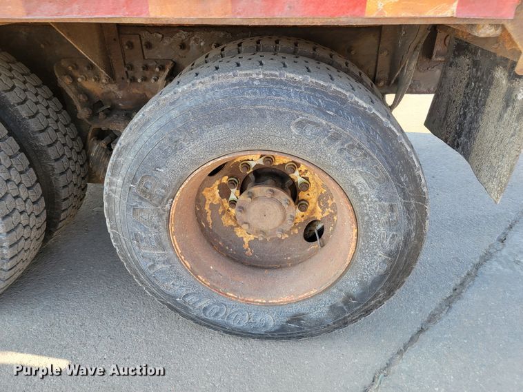 image for item LV9413 2008 International WorkStar 7400  dump truck