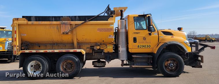 image for item LV9414 2012 International WorkStar 7500  dump truck