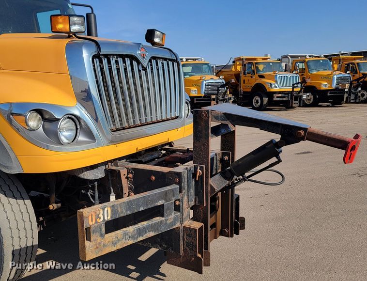 image for item LV9414 2012 International WorkStar 7500  dump truck