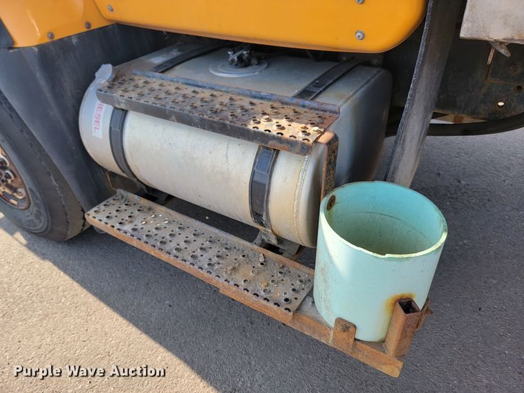 image for item LV9414 2012 International WorkStar 7500  dump truck