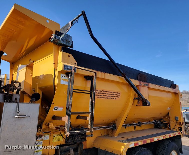 image for item LV9414 2012 International WorkStar 7500  dump truck