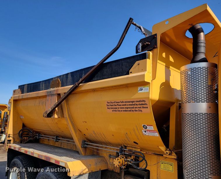 image for item LV9414 2012 International WorkStar 7500  dump truck