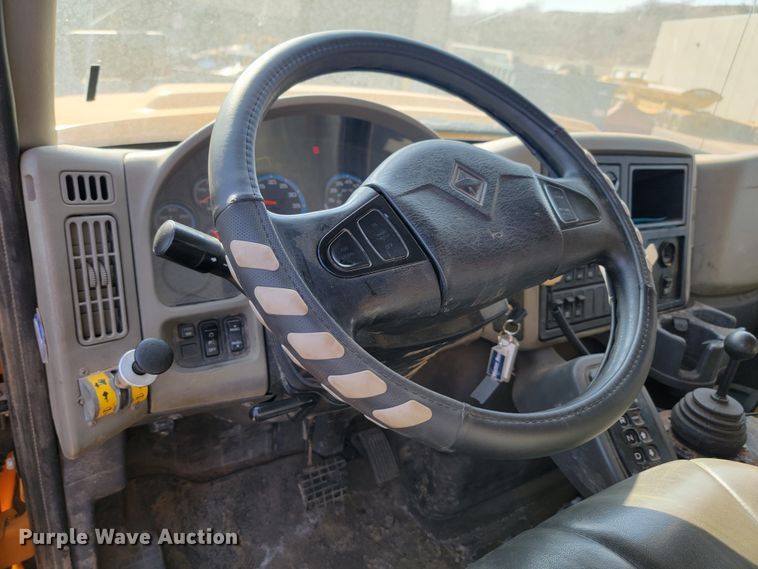 image for item LV9414 2012 International WorkStar 7500  dump truck