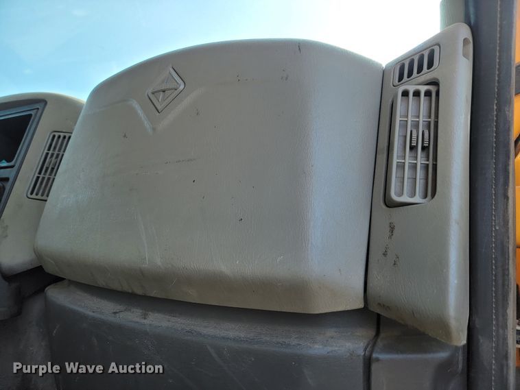 image for item LV9414 2012 International WorkStar 7500  dump truck