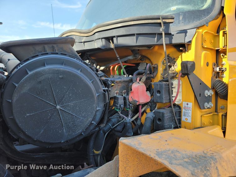 image for item LV9414 2012 International WorkStar 7500  dump truck