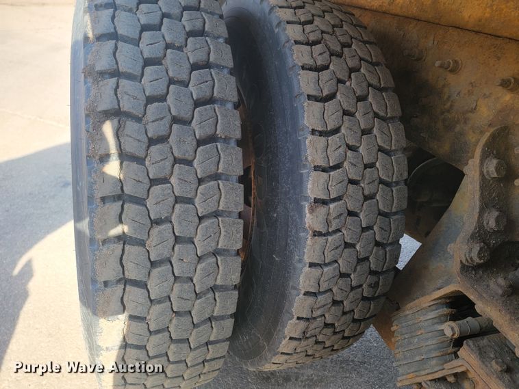 image for item LV9414 2012 International WorkStar 7500  dump truck