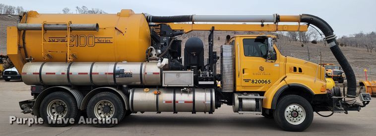 image for item LV9423 2008 Sterling LT9500  vacuum truck