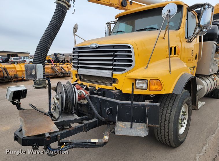 image for item LV9423 2008 Sterling LT9500  vacuum truck