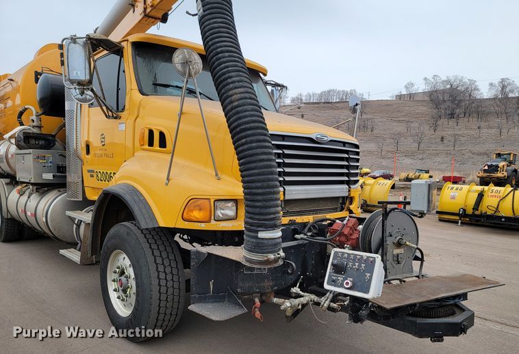 image for item LV9423 2008 Sterling LT9500  vacuum truck