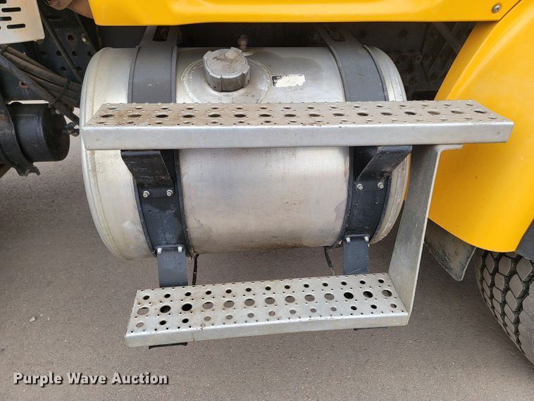 image for item LV9423 2008 Sterling LT9500  vacuum truck