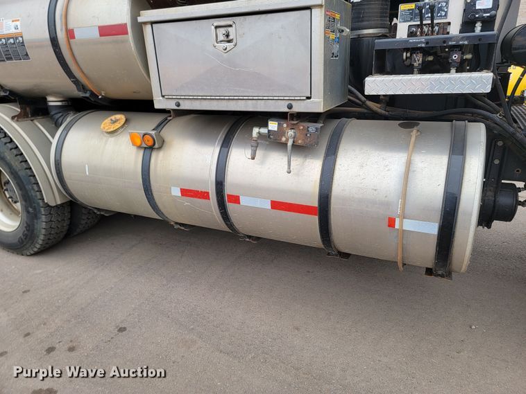 image for item LV9423 2008 Sterling LT9500  vacuum truck