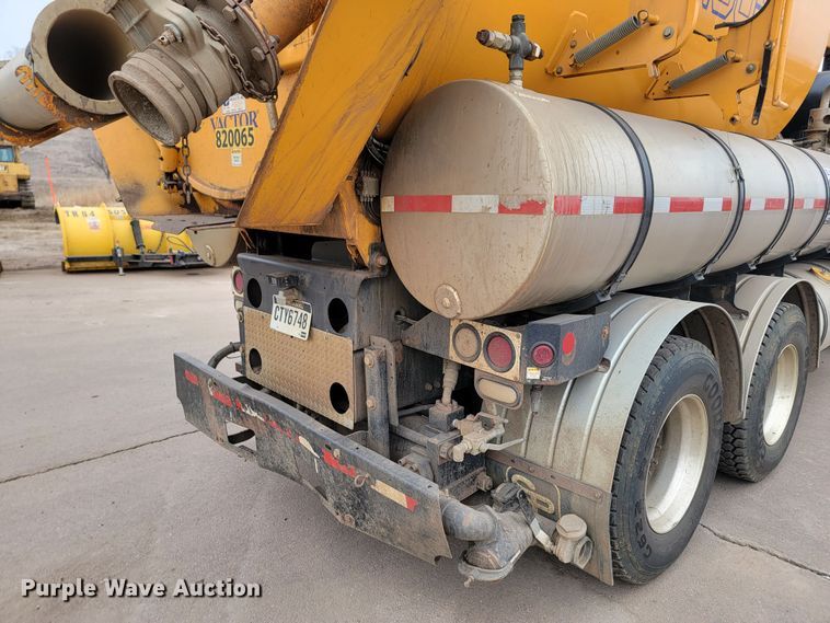 image for item LV9423 2008 Sterling LT9500  vacuum truck