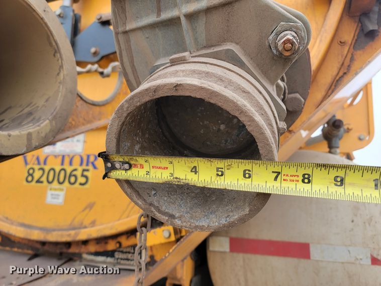 image for item LV9423 2008 Sterling LT9500  vacuum truck