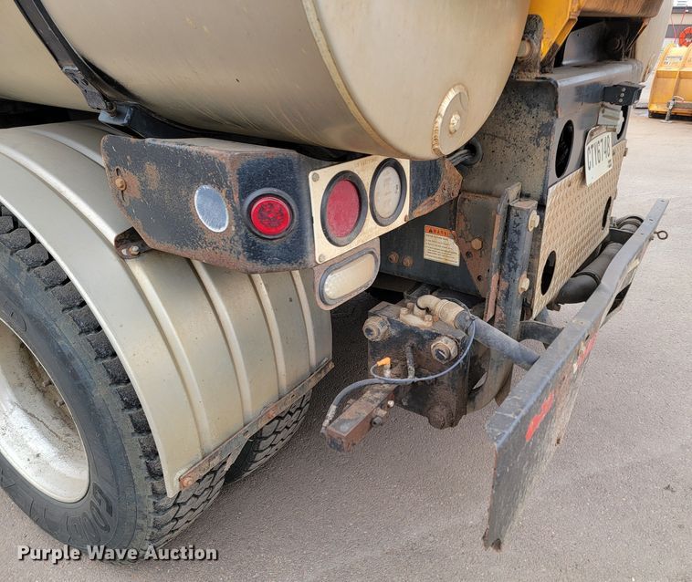 image for item LV9423 2008 Sterling LT9500  vacuum truck