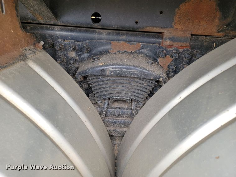 image for item LV9423 2008 Sterling LT9500  vacuum truck