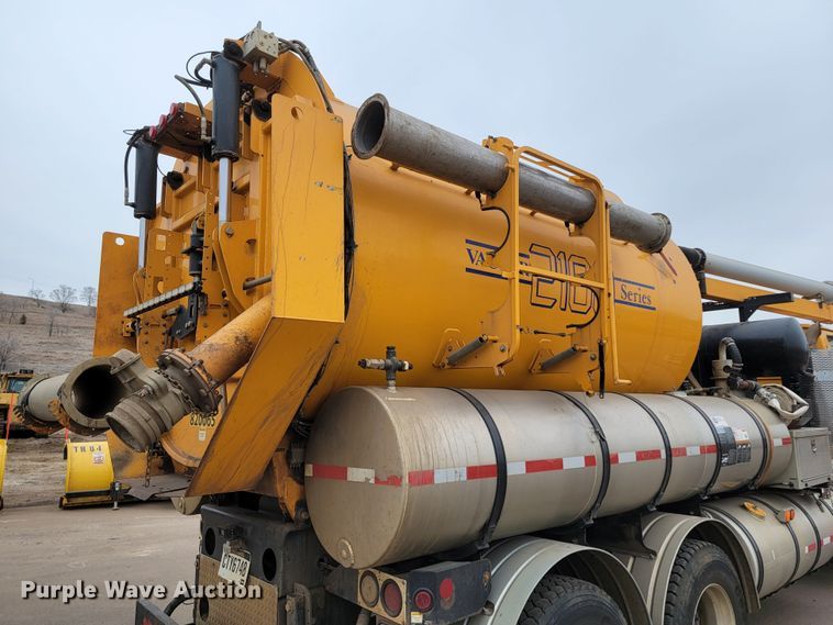 image for item LV9423 2008 Sterling LT9500  vacuum truck