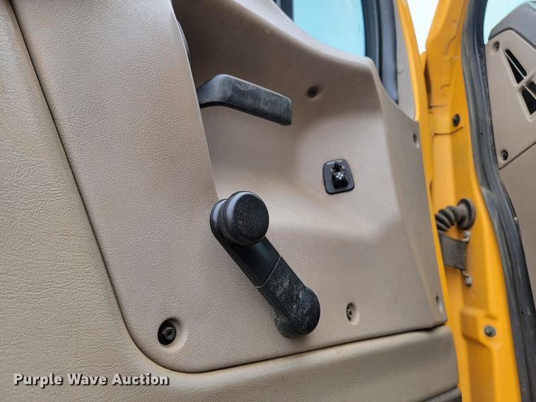 image for item LV9423 2008 Sterling LT9500  vacuum truck