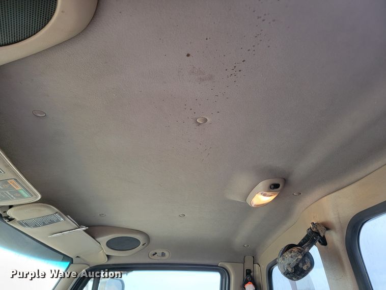 image for item LV9423 2008 Sterling LT9500  vacuum truck