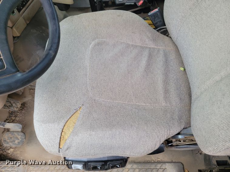 image for item LV9423 2008 Sterling LT9500  vacuum truck