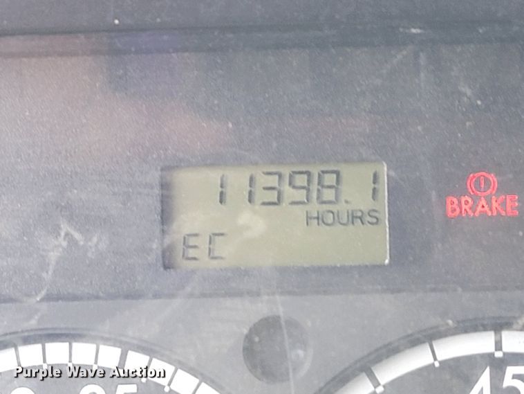 image for item LV9423 2008 Sterling LT9500  vacuum truck