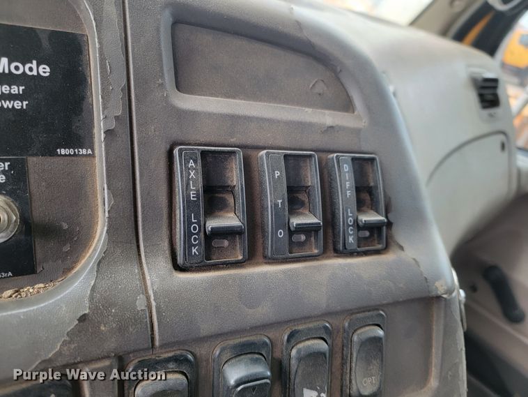 image for item LV9423 2008 Sterling LT9500  vacuum truck