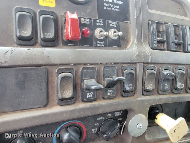 image for item LV9423 2008 Sterling LT9500  vacuum truck