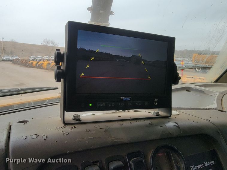 image for item LV9423 2008 Sterling LT9500  vacuum truck