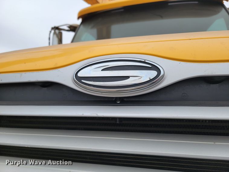 image for item LV9423 2008 Sterling LT9500  vacuum truck