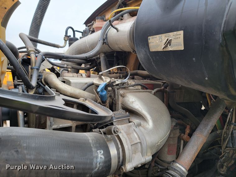 image for item LV9423 2008 Sterling LT9500  vacuum truck