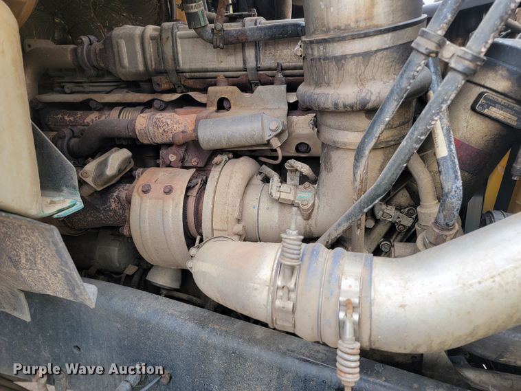 image for item LV9423 2008 Sterling LT9500  vacuum truck