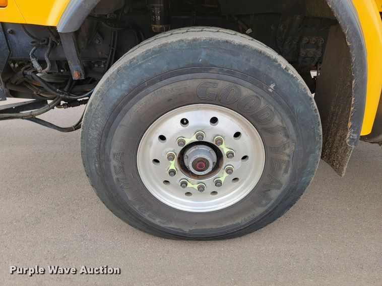 image for item LV9423 2008 Sterling LT9500  vacuum truck