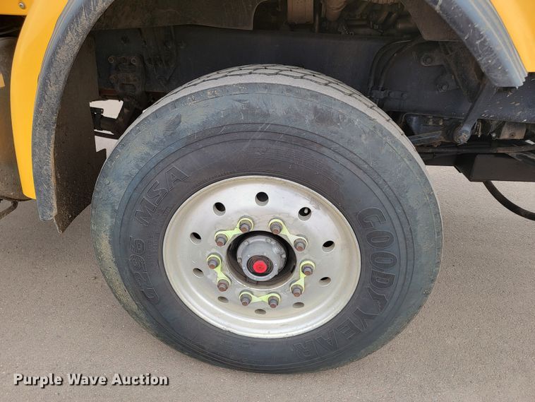 image for item LV9423 2008 Sterling LT9500  vacuum truck