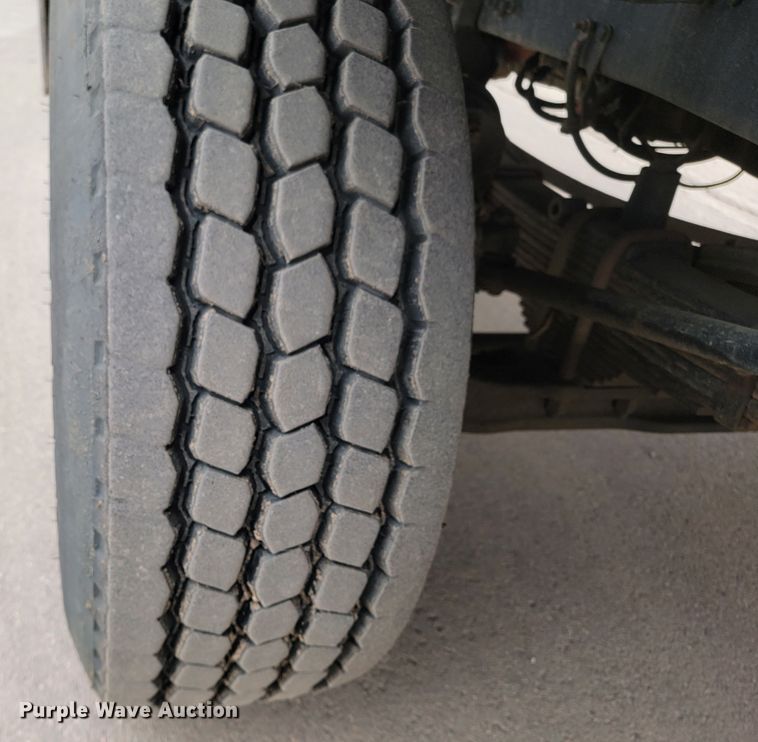 image for item LV9423 2008 Sterling LT9500  vacuum truck