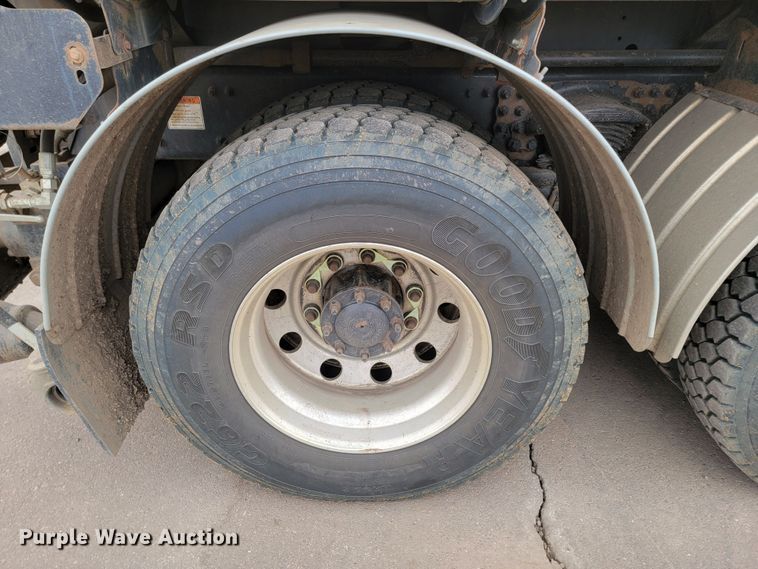 image for item LV9423 2008 Sterling LT9500  vacuum truck