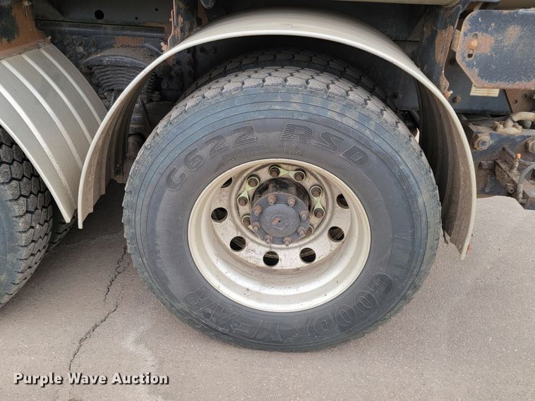 image for item LV9423 2008 Sterling LT9500  vacuum truck