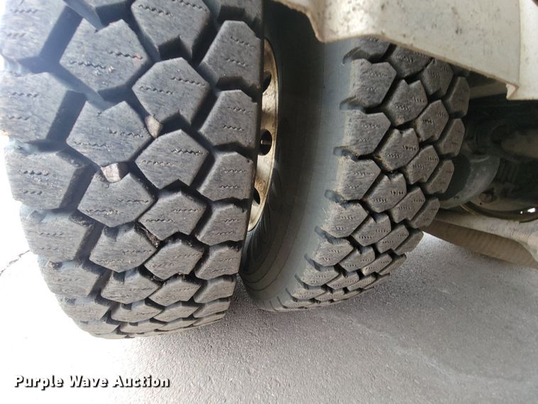 image for item LV9423 2008 Sterling LT9500  vacuum truck