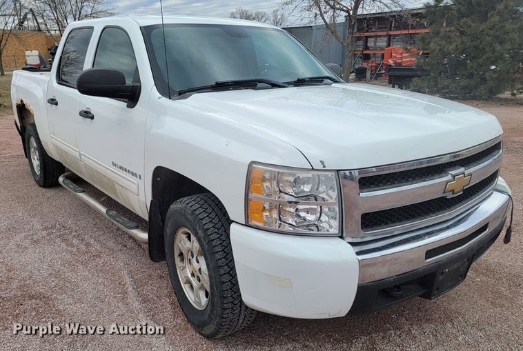 image for item LV9439 2009 Chevrolet Silverado 1500  Crew Cab pickup truck