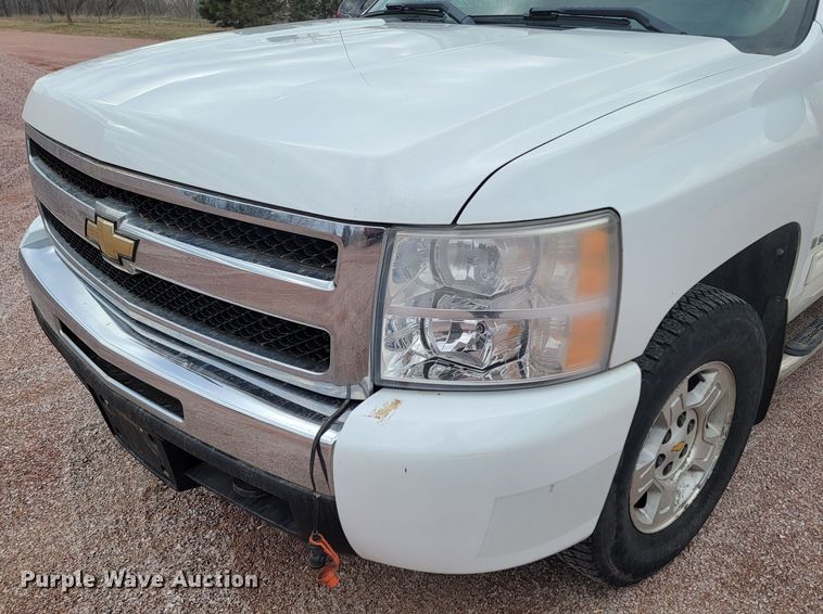 image for item LV9439 2009 Chevrolet Silverado 1500  Crew Cab pickup truck