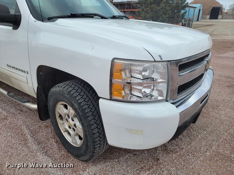 image for item LV9439 2009 Chevrolet Silverado 1500  Crew Cab pickup truck