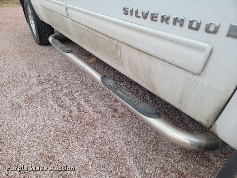 image for item LV9439 2009 Chevrolet Silverado 1500  Crew Cab pickup truck