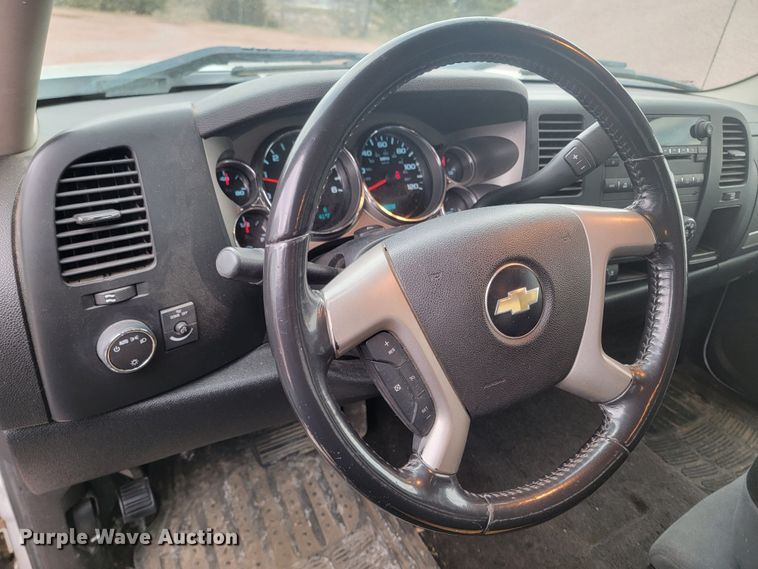 image for item LV9439 2009 Chevrolet Silverado 1500  Crew Cab pickup truck