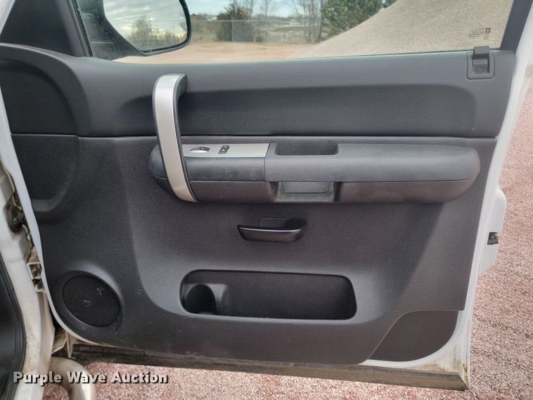 image for item LV9439 2009 Chevrolet Silverado 1500  Crew Cab pickup truck