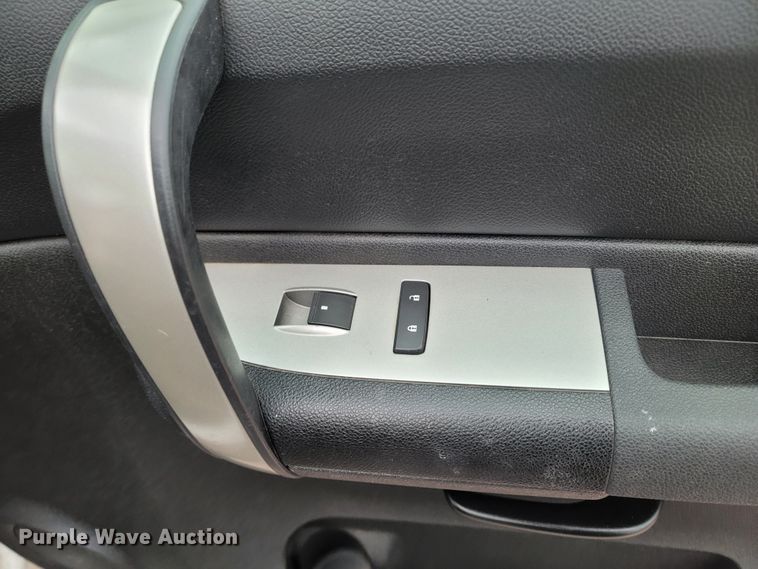 image for item LV9439 2009 Chevrolet Silverado 1500  Crew Cab pickup truck