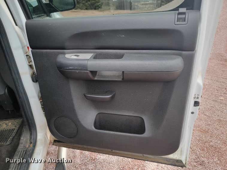 image for item LV9439 2009 Chevrolet Silverado 1500  Crew Cab pickup truck