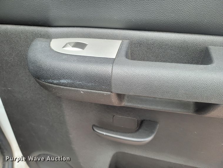 image for item LV9439 2009 Chevrolet Silverado 1500  Crew Cab pickup truck