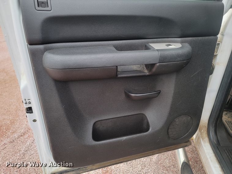 image for item LV9439 2009 Chevrolet Silverado 1500  Crew Cab pickup truck