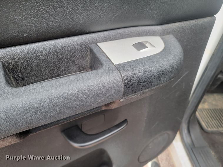 image for item LV9439 2009 Chevrolet Silverado 1500  Crew Cab pickup truck